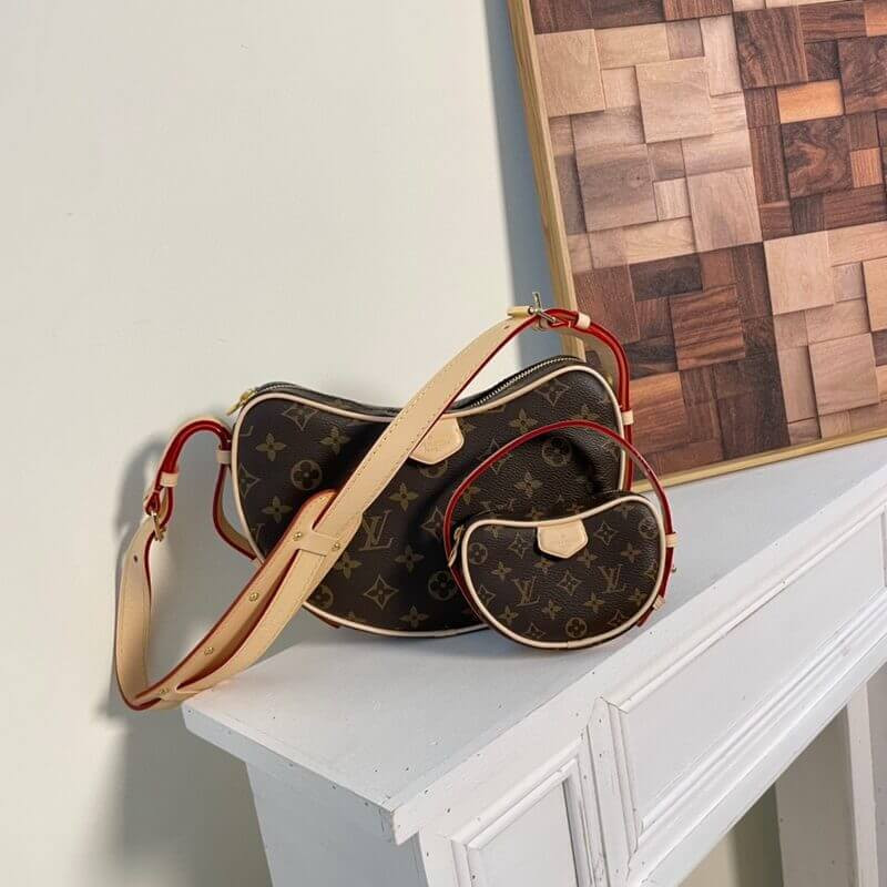 L0vis Vvtt0n Monogram Canvas Croissant MM M46828