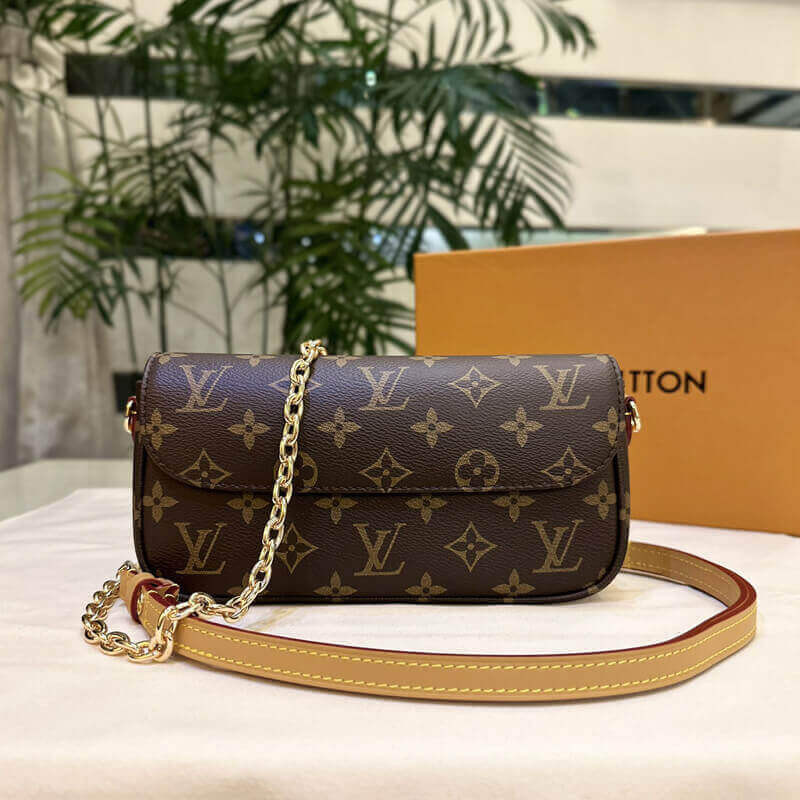 L0vis Vvtt0n Wallet on Chain Ivy M81911