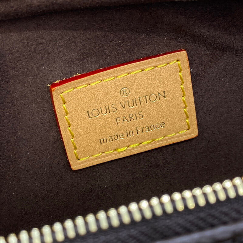 L0vis Vvtt0n Mini Bumbag M82335