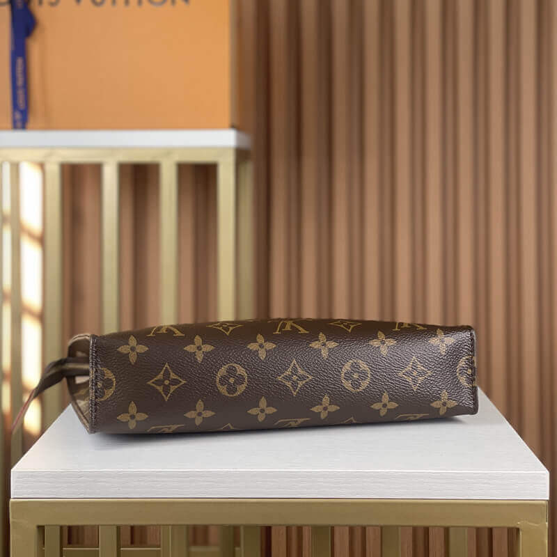 L0vis Vvtt0n Poche Toilette 26 M47542