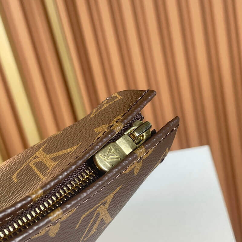 L0vis Vvtt0n Poche Toilette 26 M47542