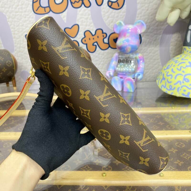 L0vis Vvtt0n Eva Clutch M95567