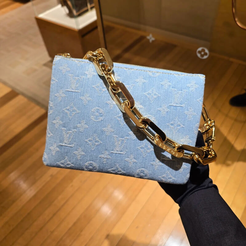 L0vis Vvtt0n Coussin BB M11401