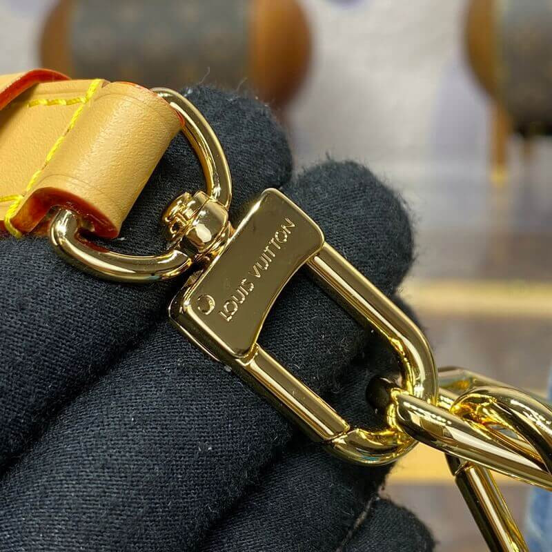 L0vis Vvtt0n Coussin BB M11401