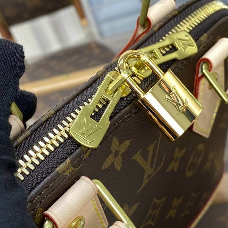 L0vis Vvtt0n Alma BB M46990