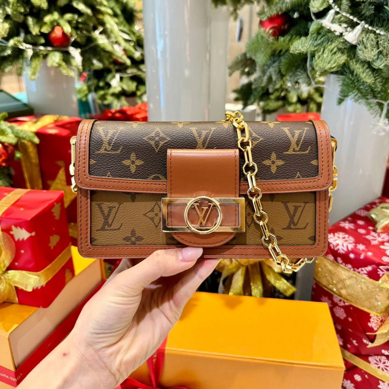 L0vis Vvtt0n M46757 Dauphine East West