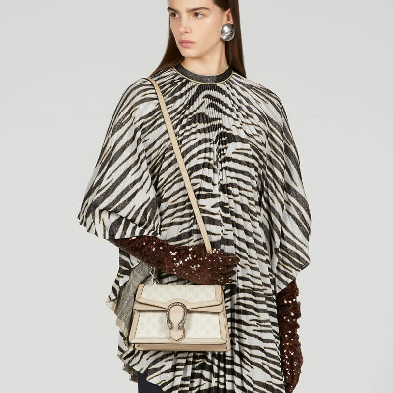 Gvc*1 dionysus top handle beige and white canvas 24x16cm