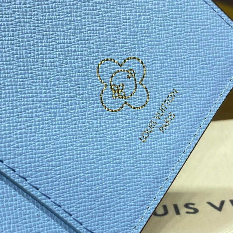 L0vis Vvtt0n Passport Cover M12237