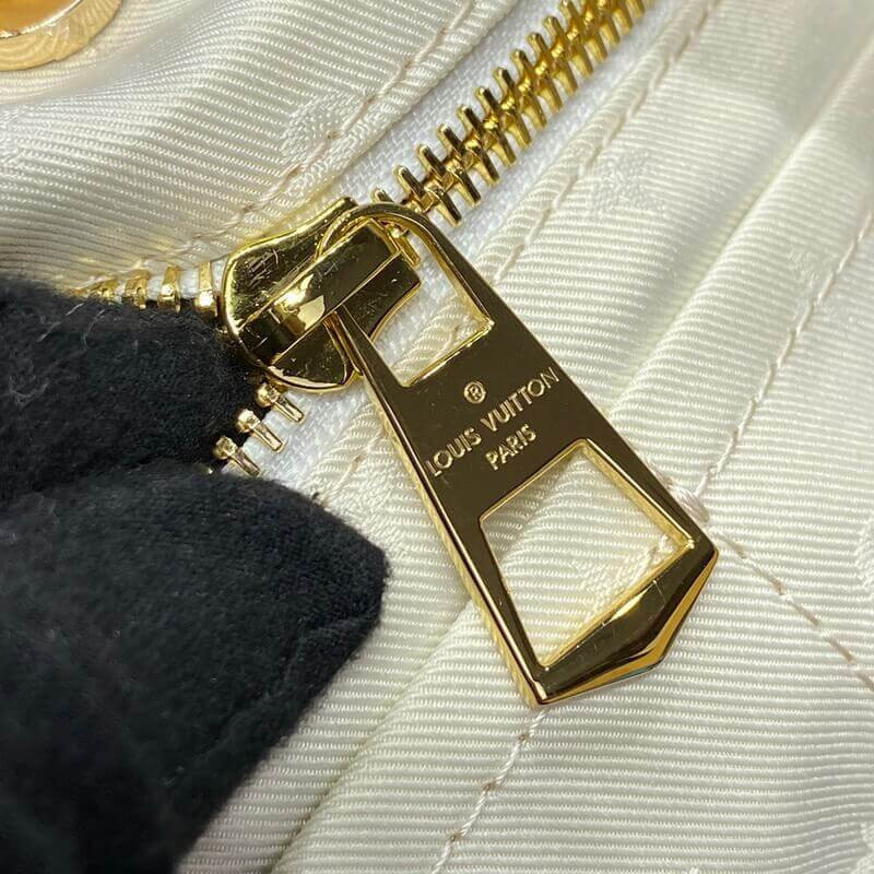 L0vis Vvtt0n CarryAll PM M24707