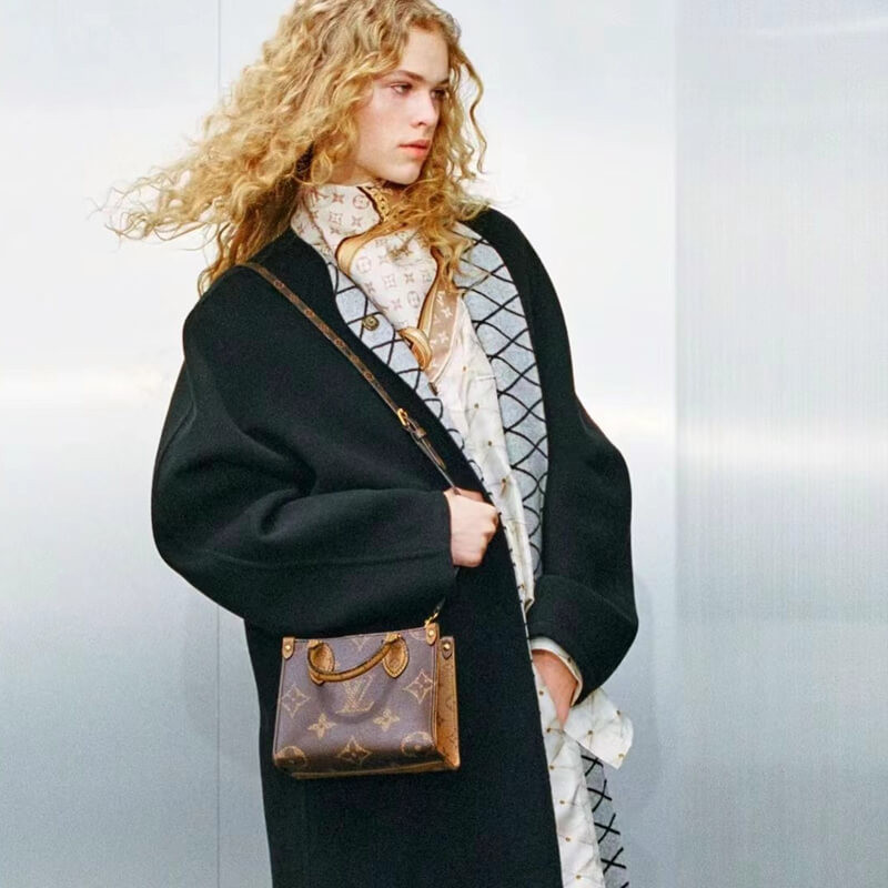 L0vis Vvtt0n OnTheGo BB M46839