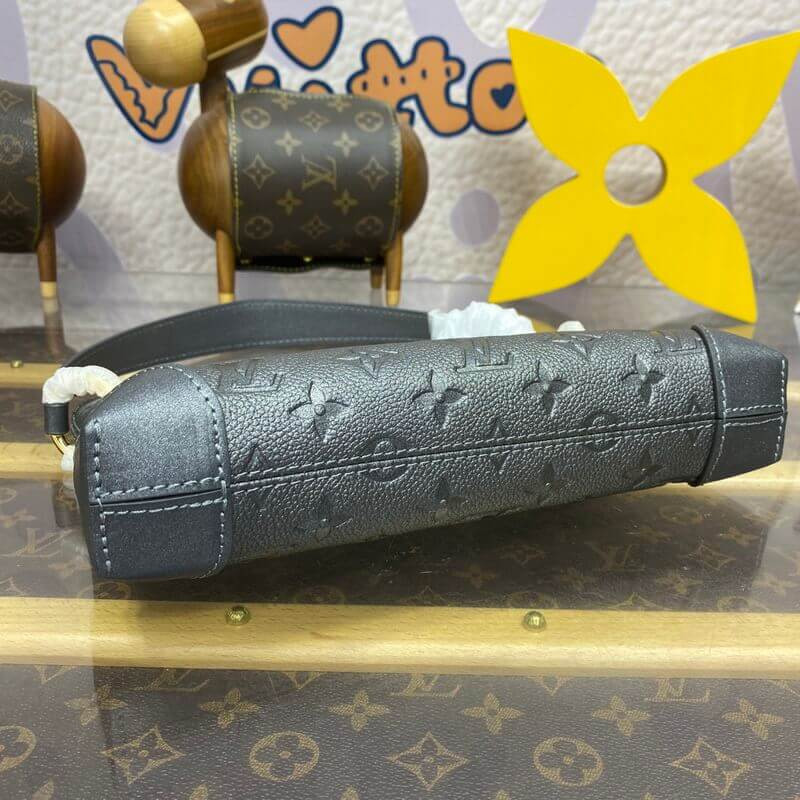 L0vis Vvtt0n Pochette Sèvres M12174