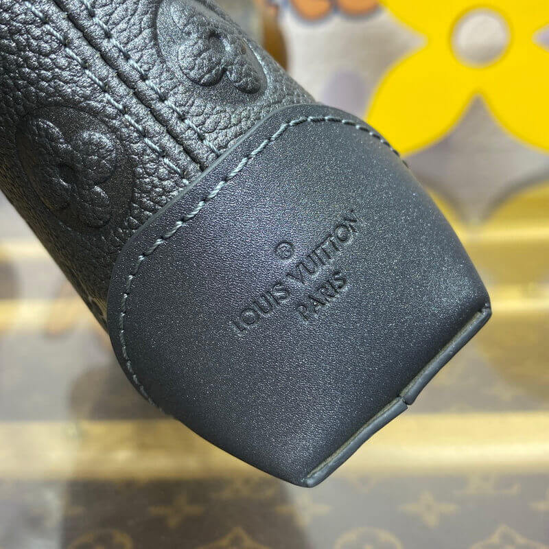 L0vis Vvtt0n Pochette Sèvres M12174