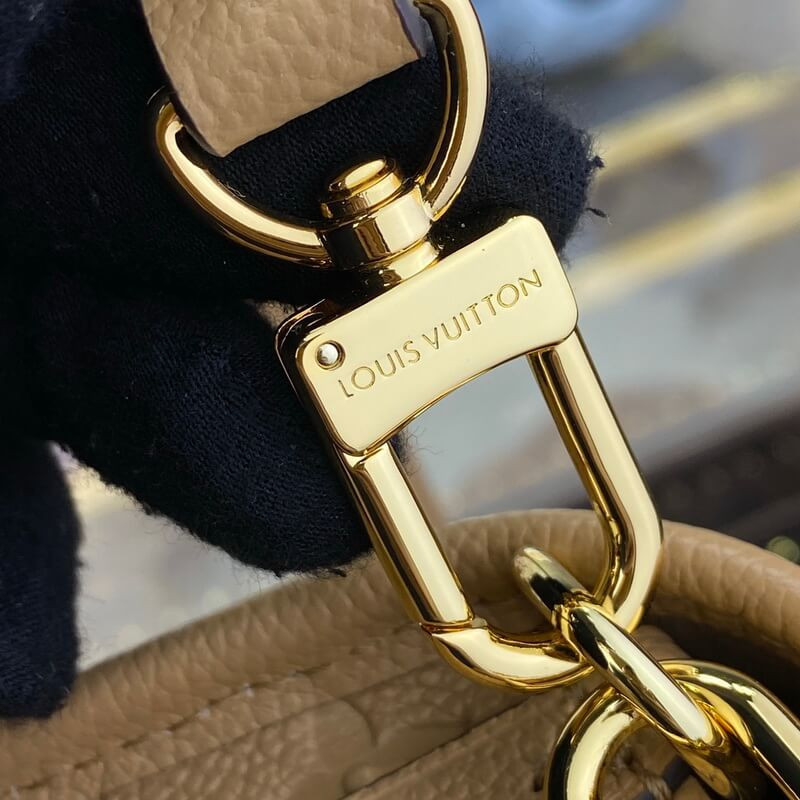 L0vis Vvtt0n Diane M11817 Arizona