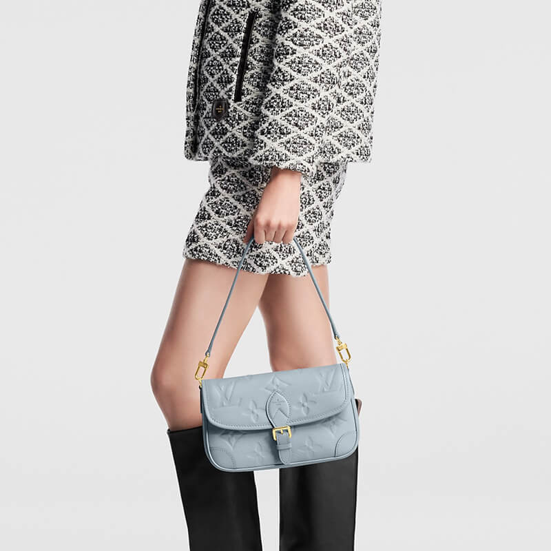 L0vis Vvtt0n Diane M46846 Blue Hour