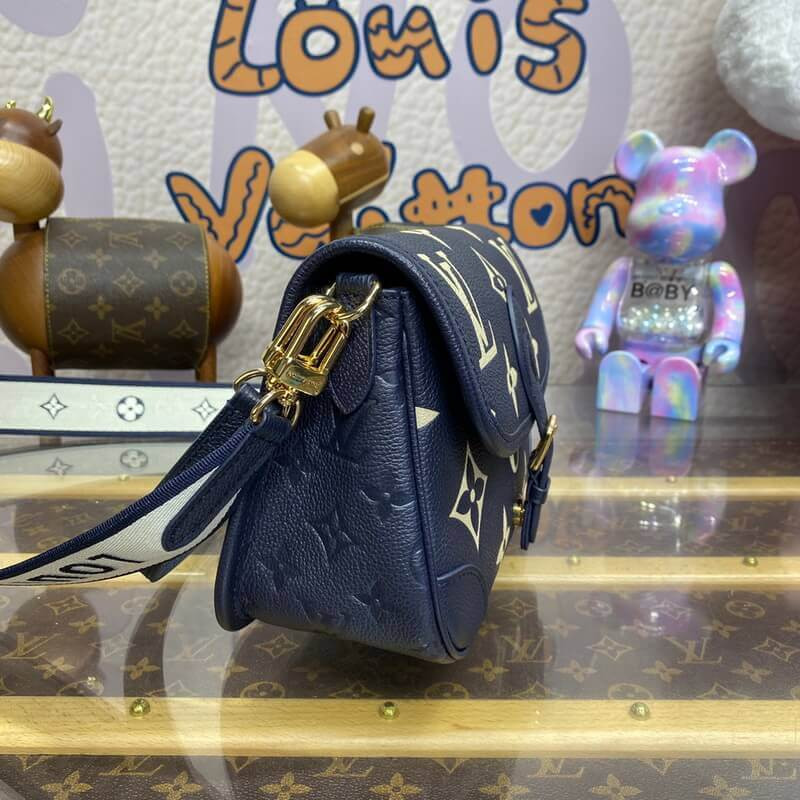 L0vis Vvtt0n Diane M47161 Navy/Crème