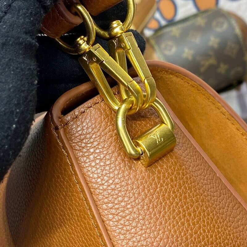 L0vis Vvtt0n Soft Twist M24640