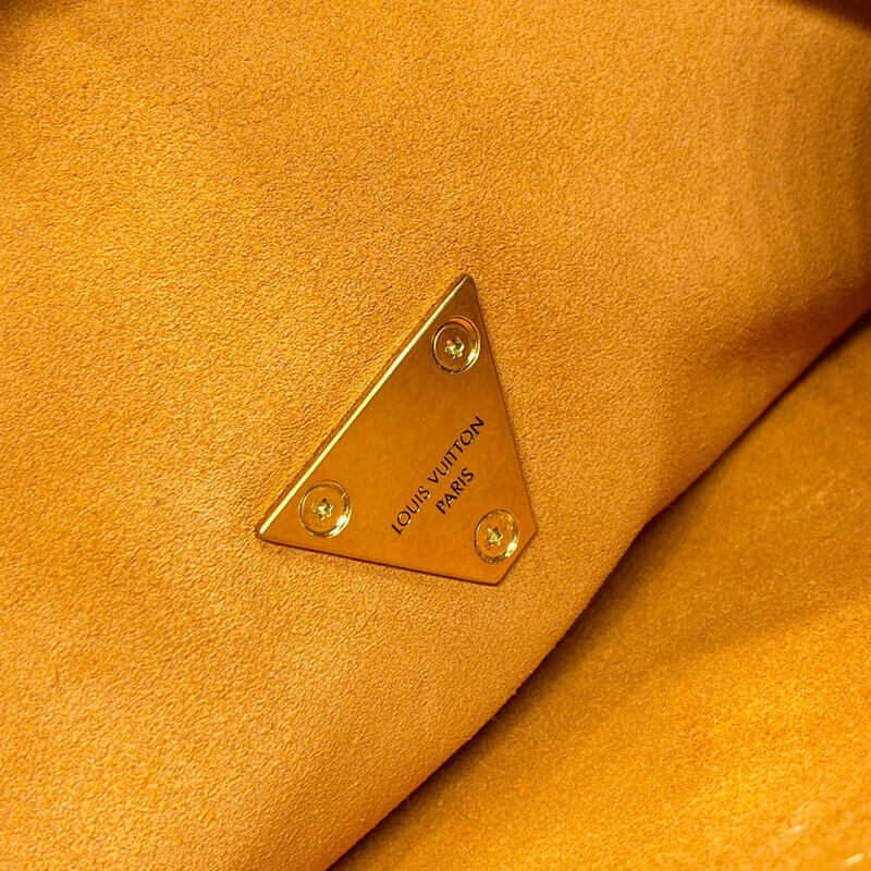 L0vis Vvtt0n Soft Twist M24640