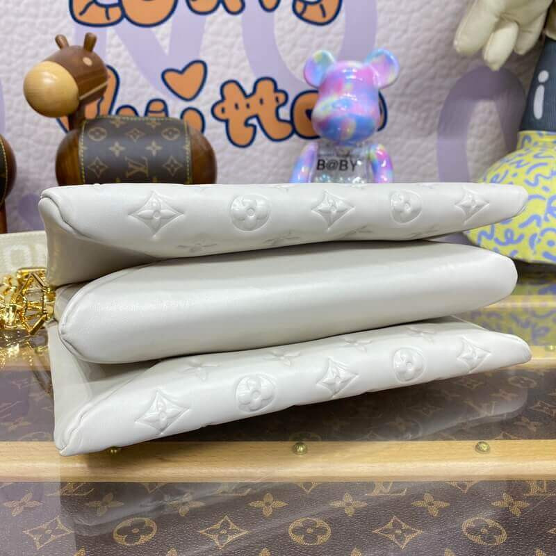 L0vis Vvtt0n Coussin PM M21262