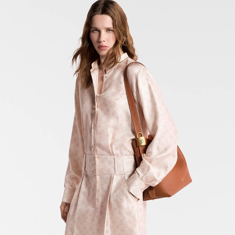 L0vis Vvtt0n Low Key Hobo PM M25354