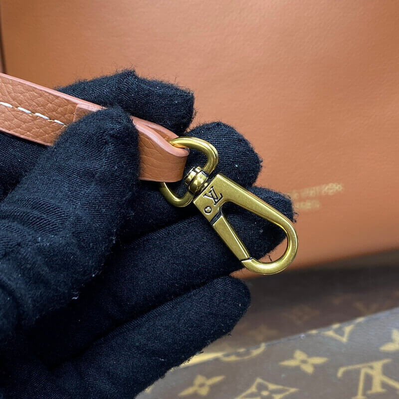 L0vis Vvtt0n Low Key Hobo PM M25354