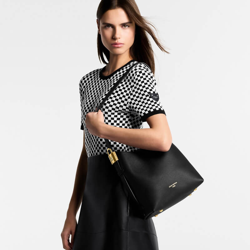 L0vis Vvtt0n Low Key Hobo PM M25352 Black