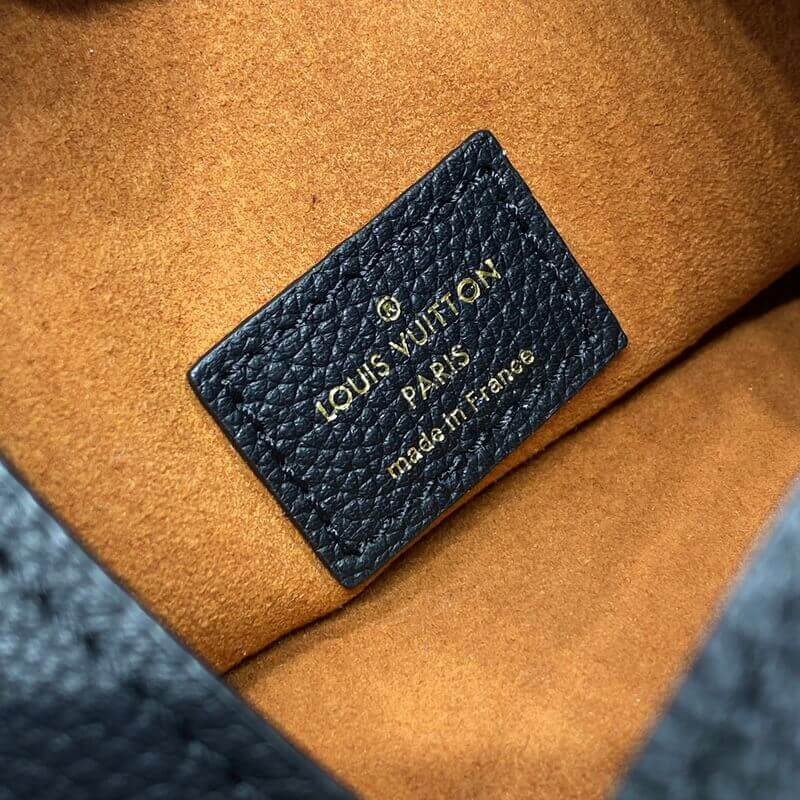 L0vis Vvtt0n Low Key Hobo PM M25352 Black