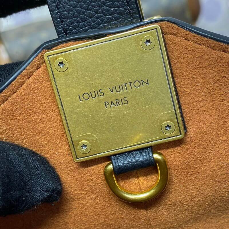 L0vis Vvtt0n Low Key Hobo PM M25352 Black