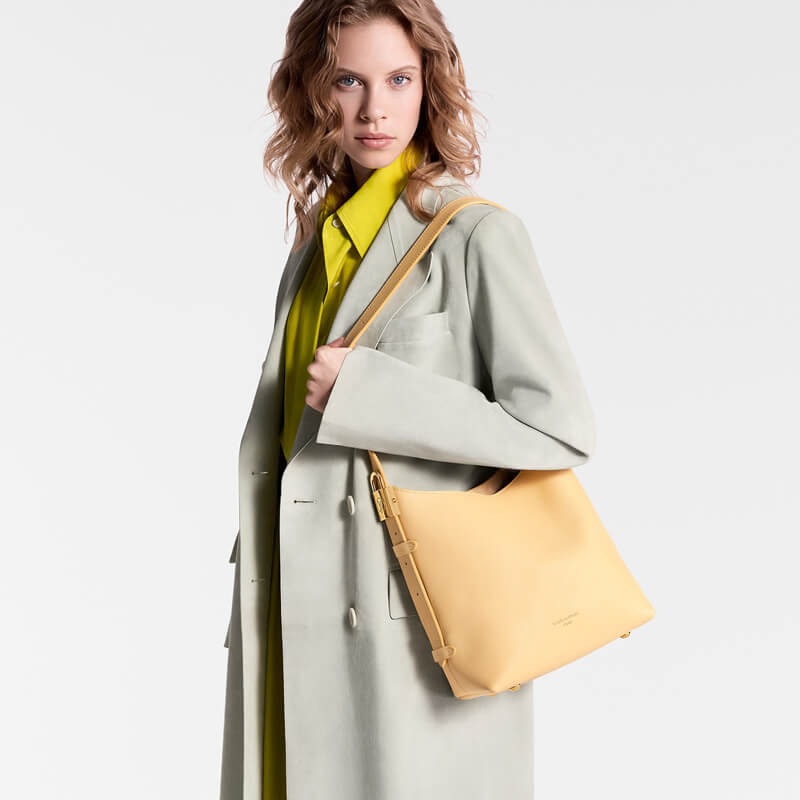 L0vis Vvtt0n Low Key Hobo PM M25353