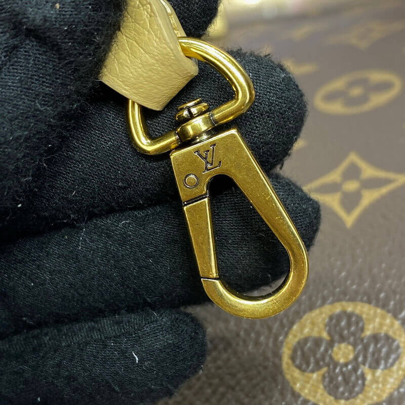 L0vis Vvtt0n Low Key Hobo PM M25353