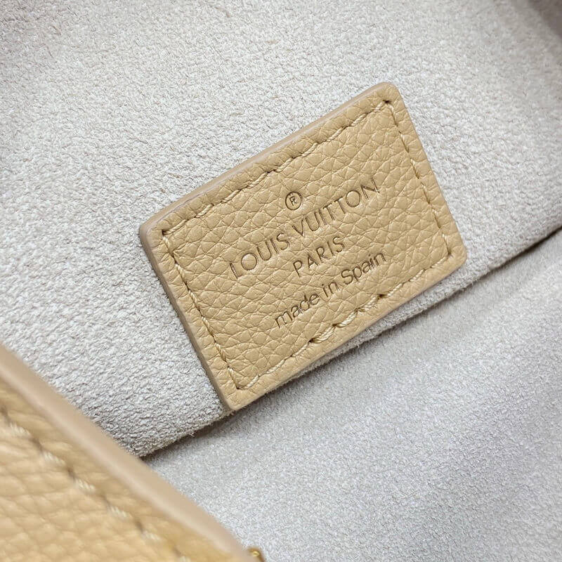 L0vis Vvtt0n Low Key Hobo PM M25353