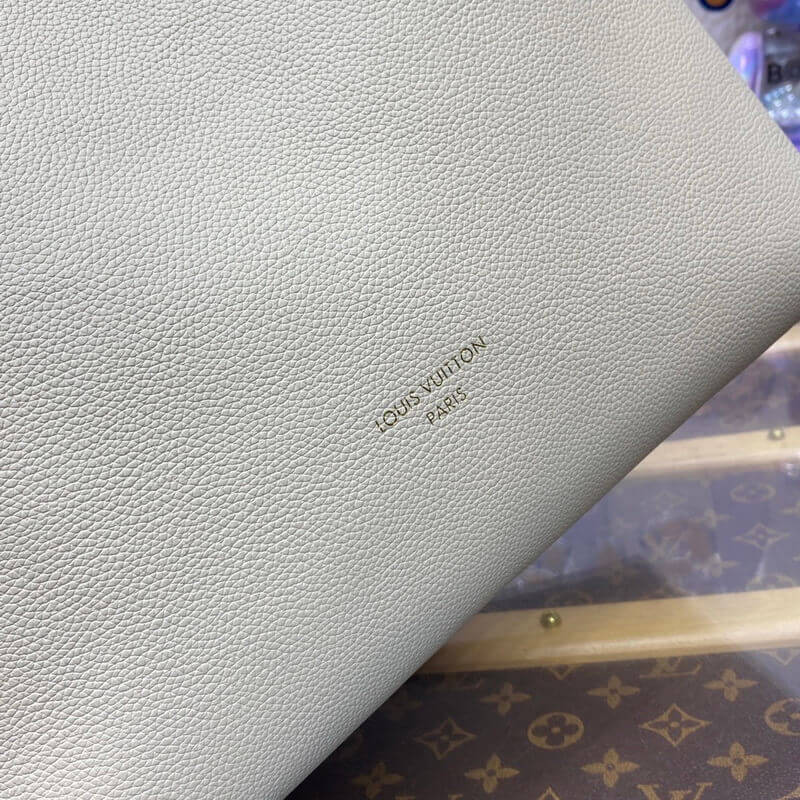 L0vis Vvtt0n Low Key Hobo MM M25022