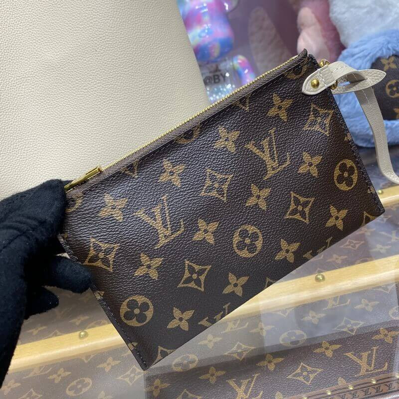 L0vis Vvtt0n Low Key Hobo MM M25022