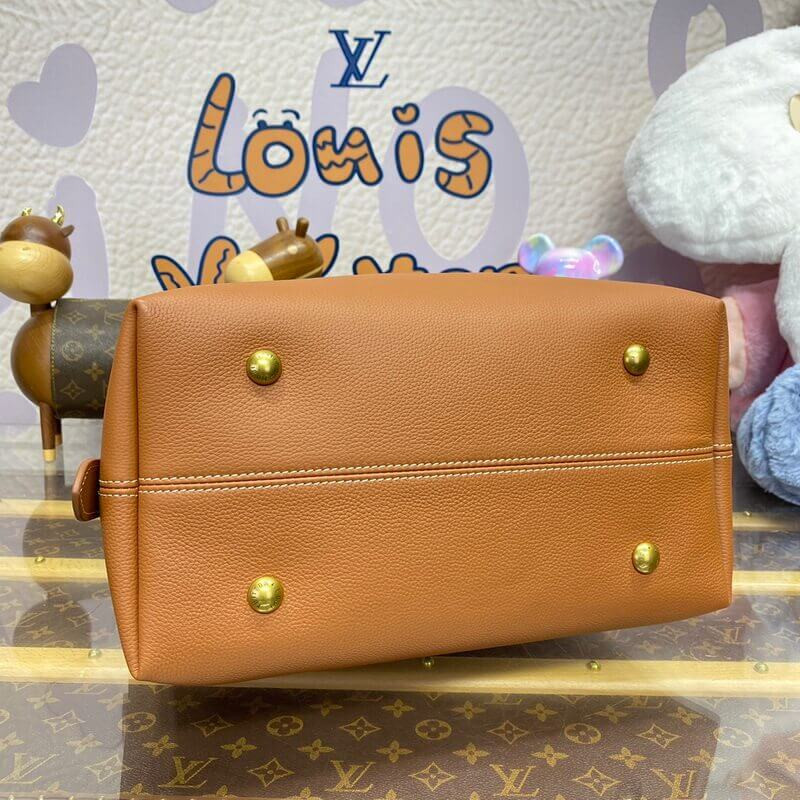 L0vis Vvtt0n Low Key Hobo MM M24974