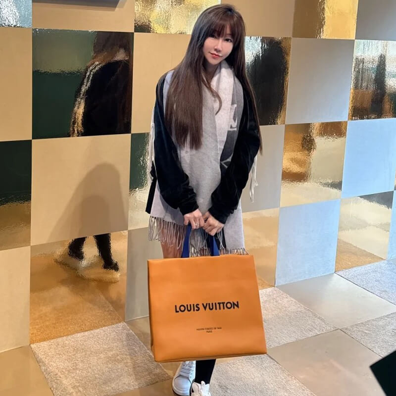 L0vis Vvtt0n Shopper Tote MM M24457