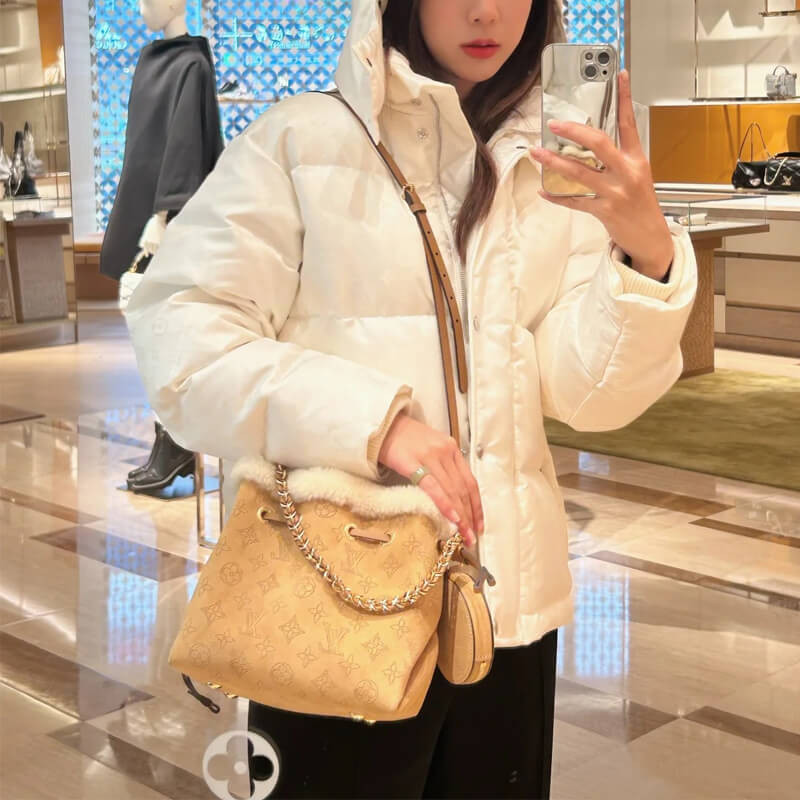 L0vis Vvtt0n Bella Bucket Bag M11839