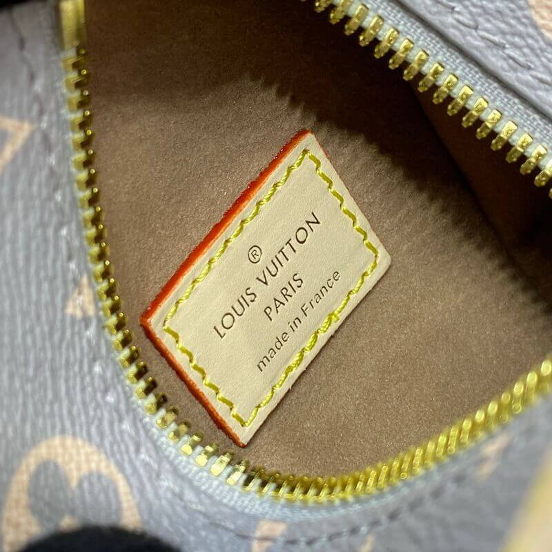 L0vis Vvtt0n Side Trunk MM M12428