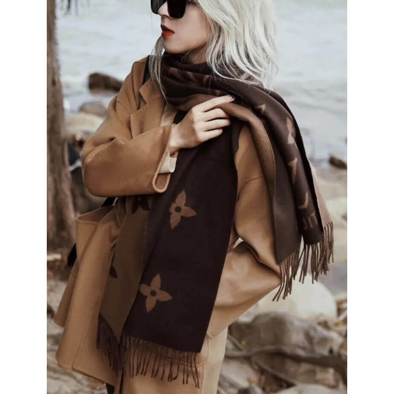 L0vis Vvtt0n Reykjavik Scarf