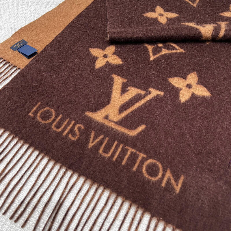 L0vis Vvtt0n Reykjavik Scarf