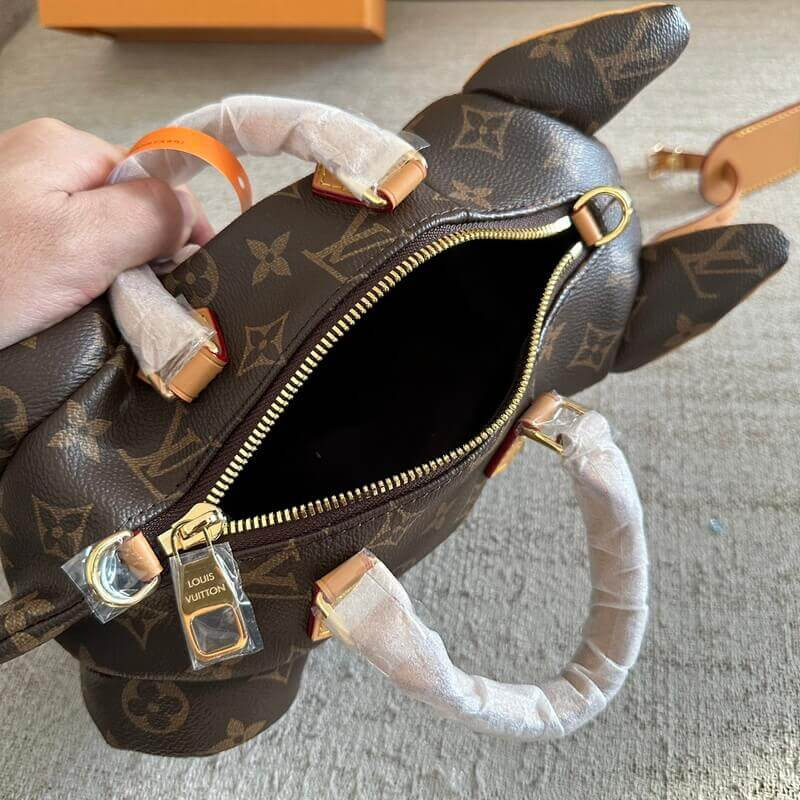 L0vis Vvtt0n Pooch Bag