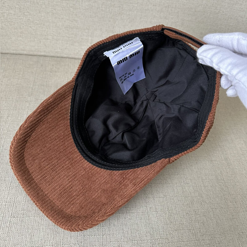 M1um1u Embossed Logo Velvet Hat