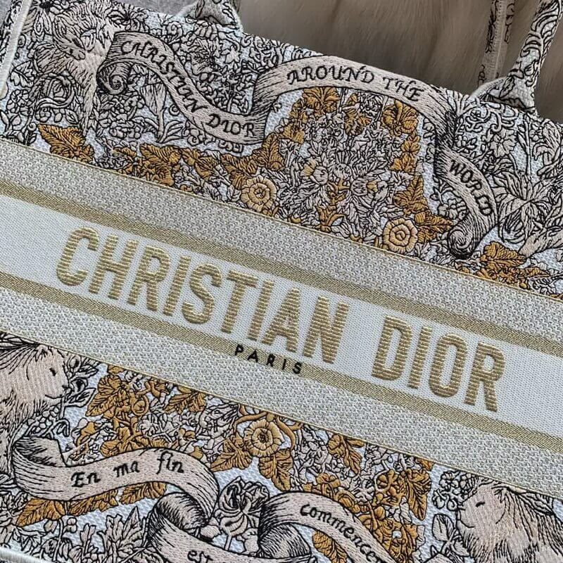 D10r Book Tote Medium Latte Embroidery with Gold-Tone D10r Around the World Motif