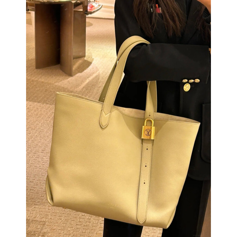 L0vis Vvtt0n Low Key Cabas MM M25343