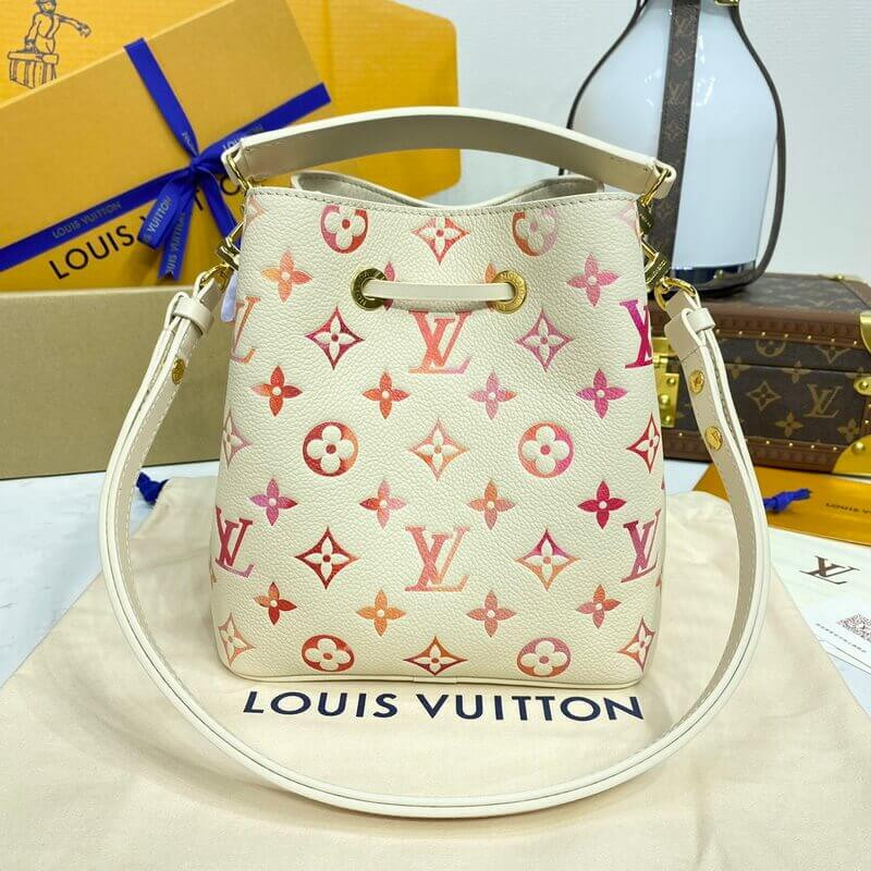 L0vis Vvtt0n Néonoé BB M24649