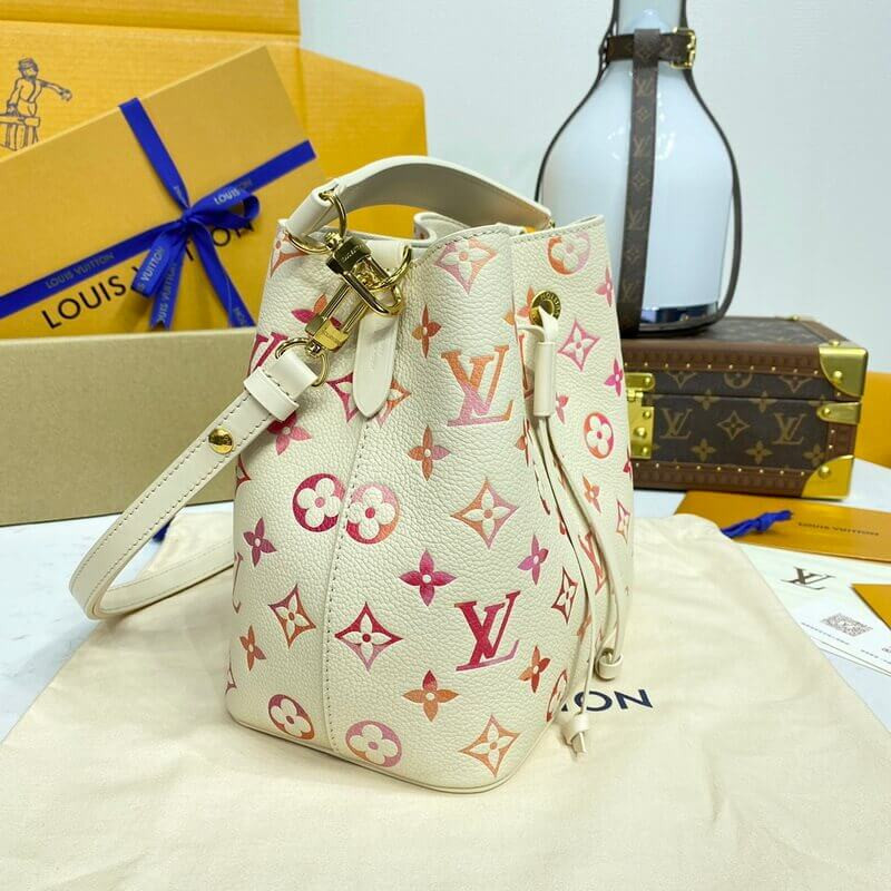 L0vis Vvtt0n Néonoé BB M24649