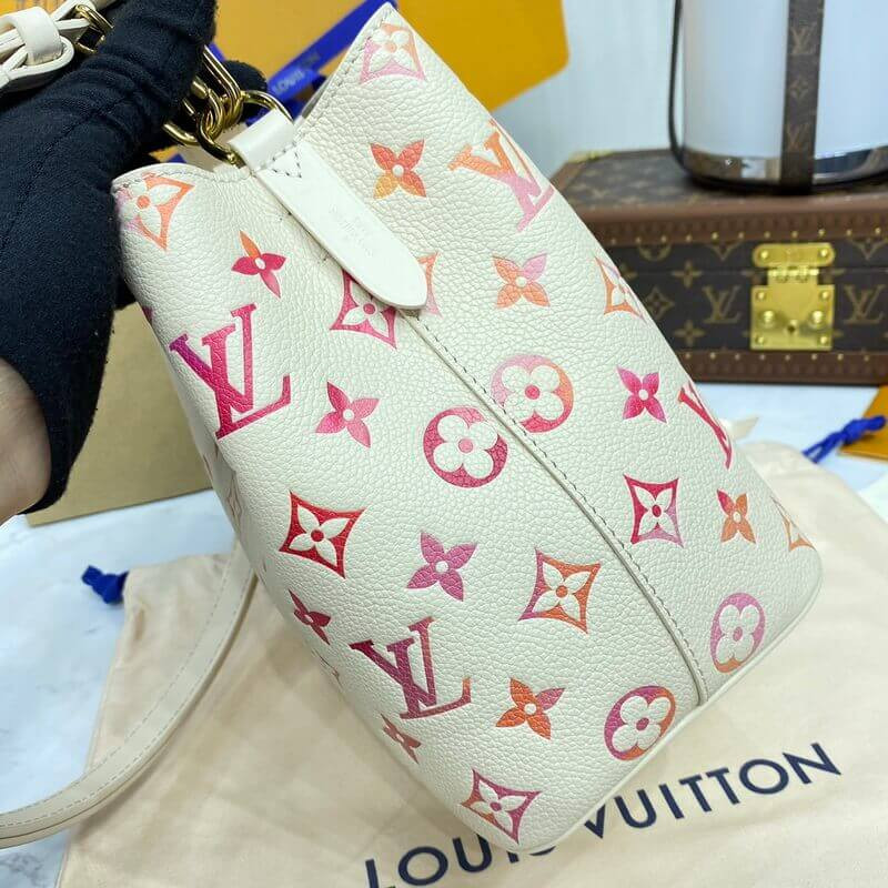 L0vis Vvtt0n Néonoé BB M24649