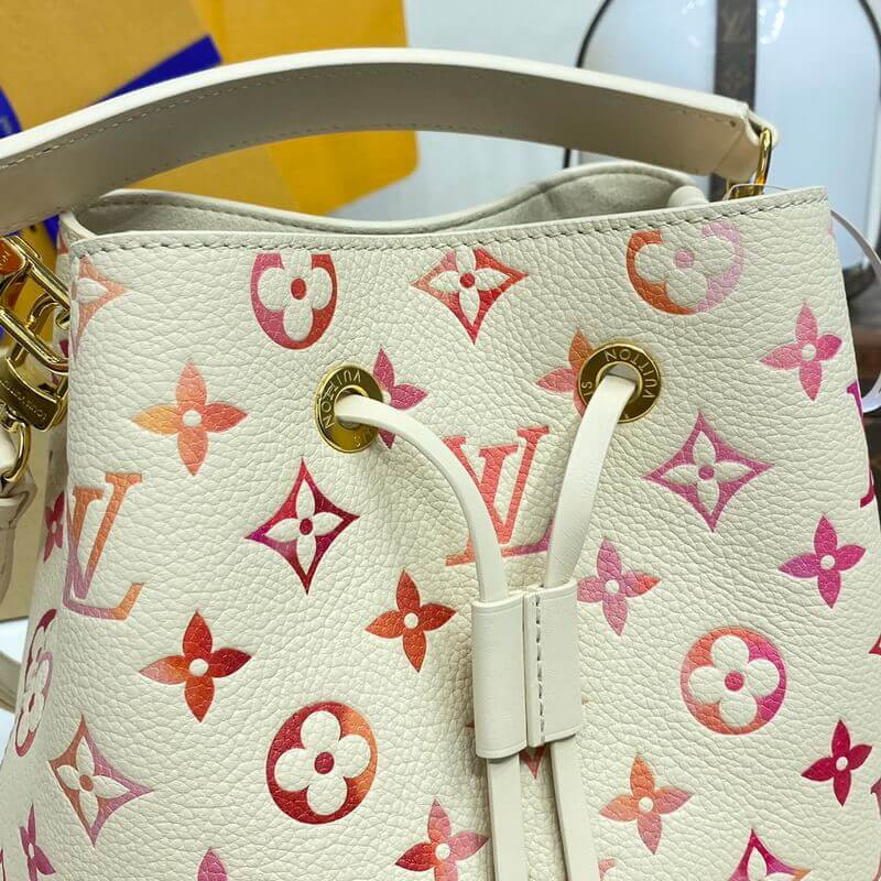 L0vis Vvtt0n Néonoé BB M24649