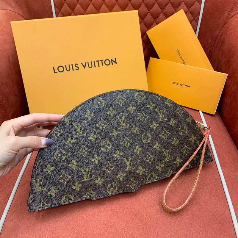 L0vis Vvtt0n LV Fan Bag M14804