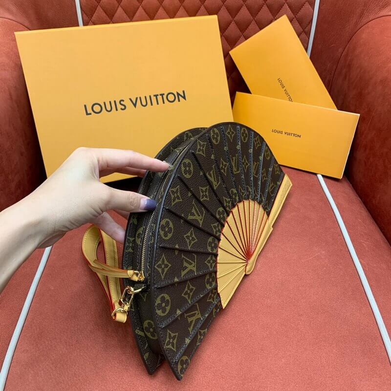 L0vis Vvtt0n LV Fan Bag M14804