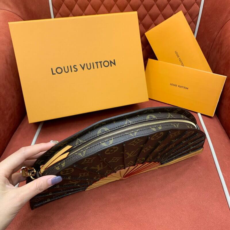 L0vis Vvtt0n LV Fan Bag M14804