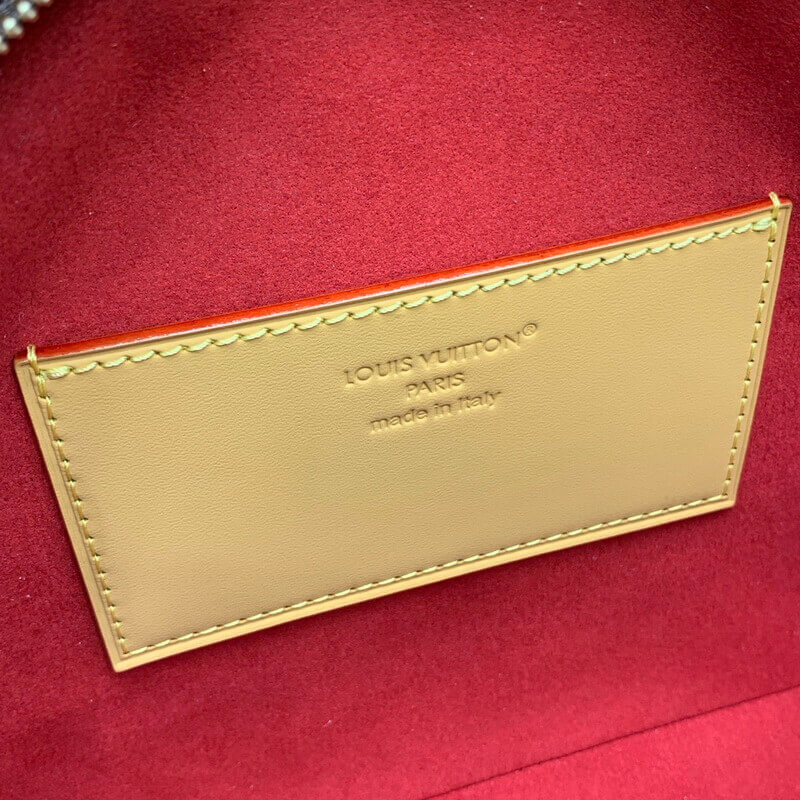 L0vis Vvtt0n LV Fan Bag M14804